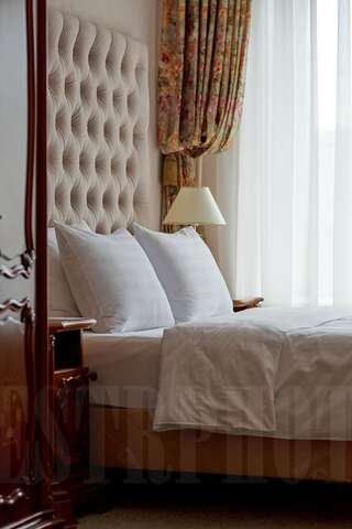 Гостиница Октябрьская Красноярск Comfort Suite, 2 Twin Beds - City View-8