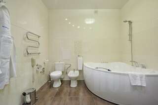 Гостиница Октябрьская Красноярск Comfort Suite, 2 Twin Beds - City View-13