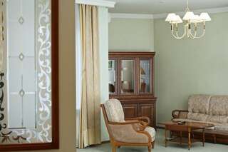 Гостиница Октябрьская Красноярск Comfort Suite, 2 Twin Beds - City View-6