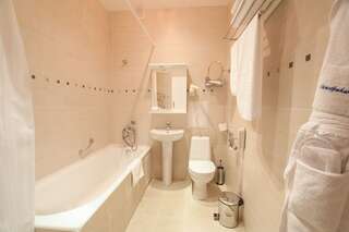 Гостиница Октябрьская Красноярск Comfort Suite, 2 Twin Beds - City View-6