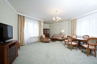 Гостиница Октябрьская Красноярск Comfort Suite, 2 Twin Beds - City View-7