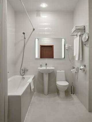 Гостиница Октябрьская Красноярск Люкс Представительский (двухкомнатный)-3